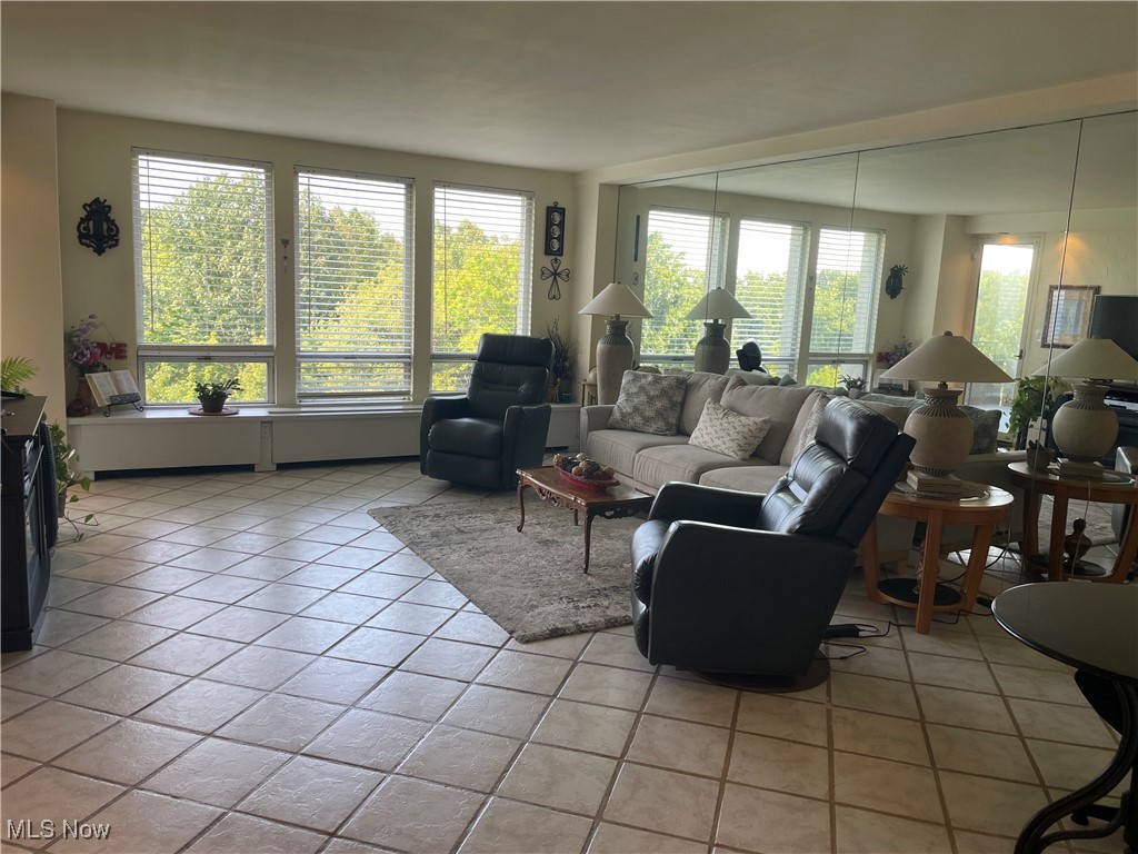 One Bratenahl Place Condo - Residential