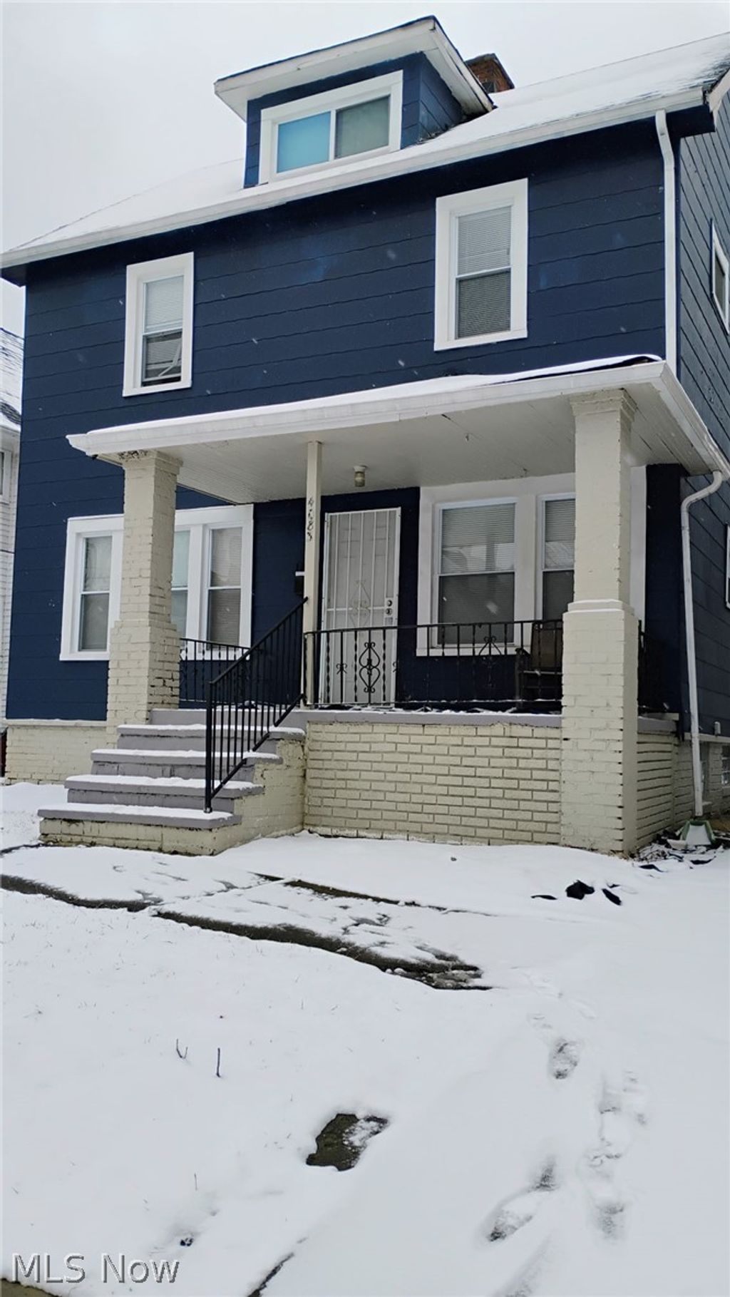 Photo of 4083 E 143rd Street, Cleveland, OH 44128 (MLS # 5188380)