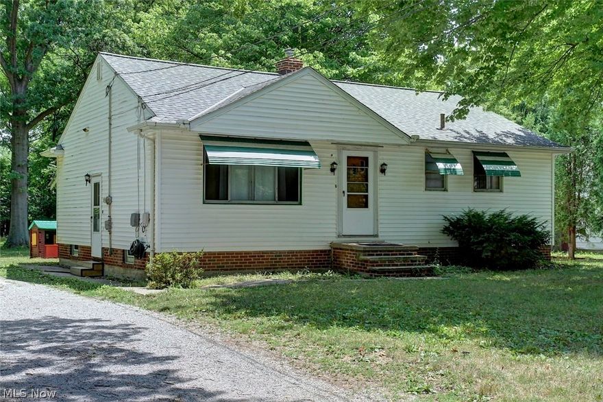 Perfect location in beautiful Westlake! Huge lot. Close to I-90, Clague Park, and Crocker Park! House is clean with large kitchen and living room. House features granite counter tops in the kitchen, new vanity in the bathroom, beautiful hard wood floors and newer carpeting in the bedrooms. Newer roof, furnace, hot water tank.