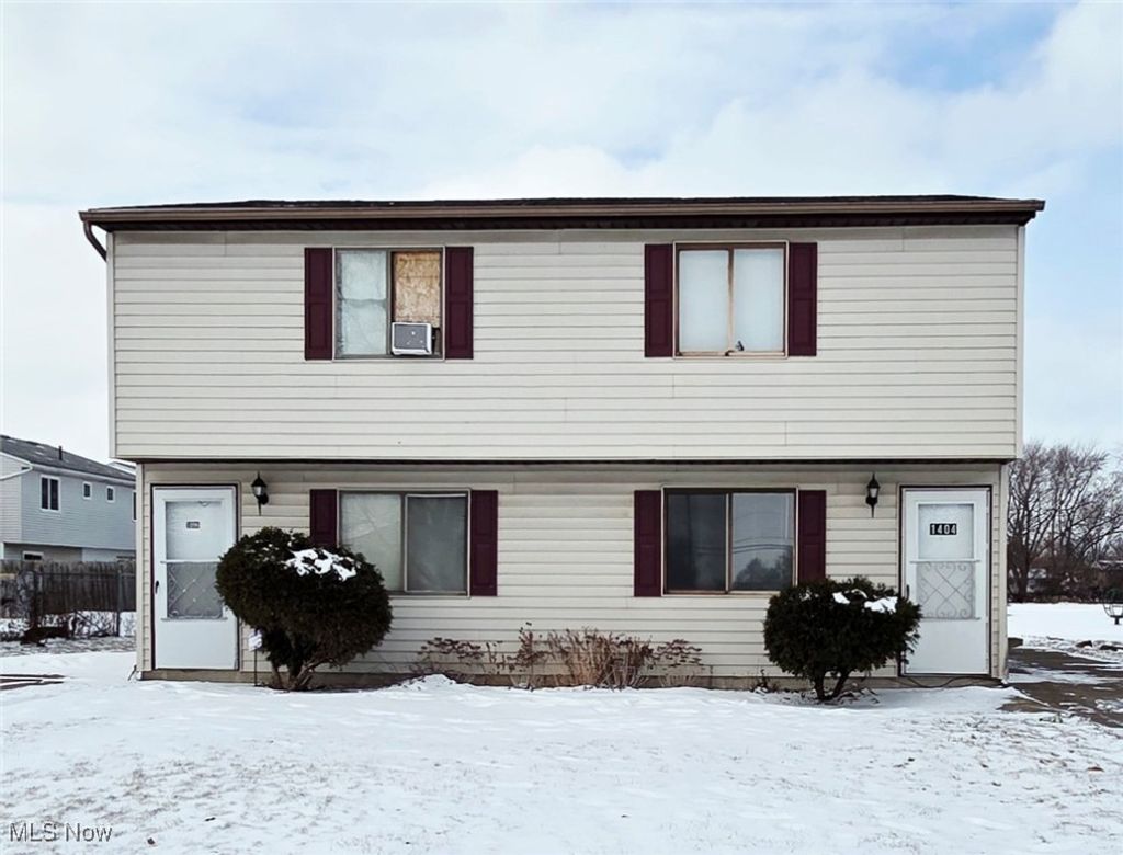 Photo of 1404 Massachusetts Avenue, Lorain, OH 44052 (MLS # 5183510)