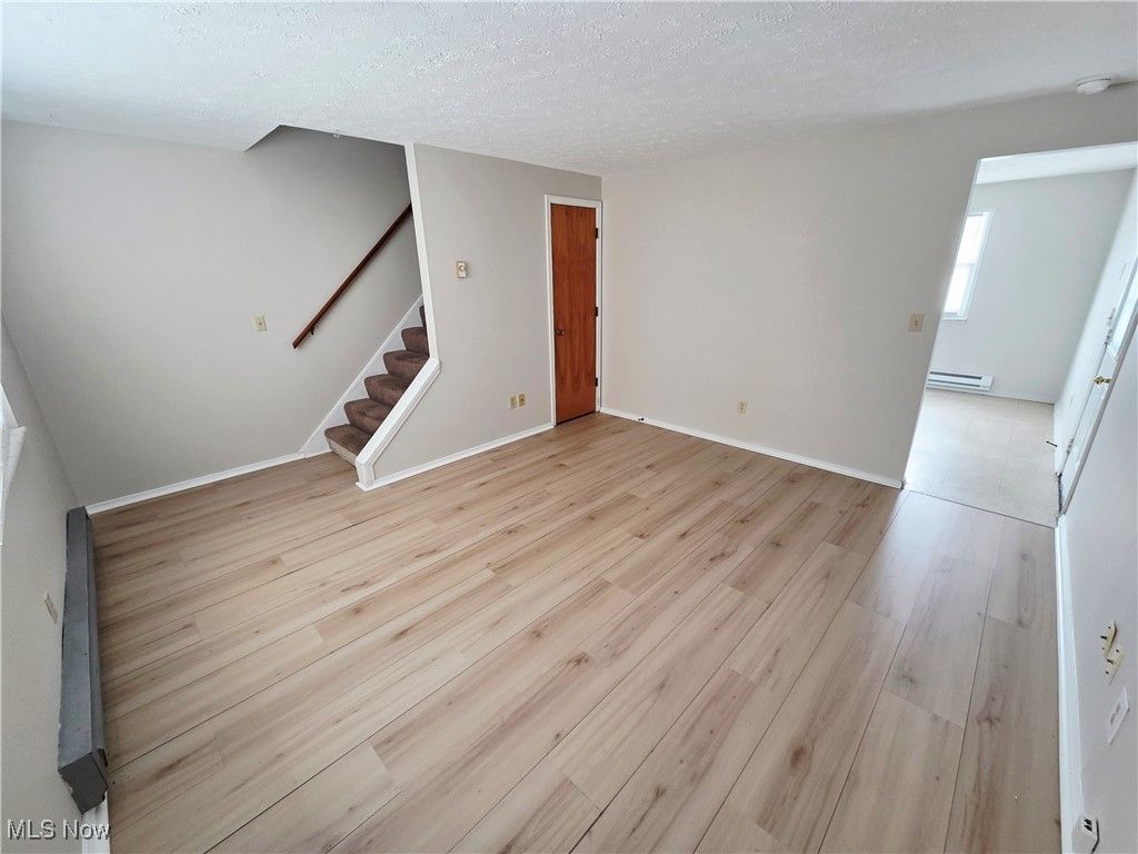 Photo of 1404 Massachusetts Avenue, Lorain, OH 44052 (MLS # 5183510)