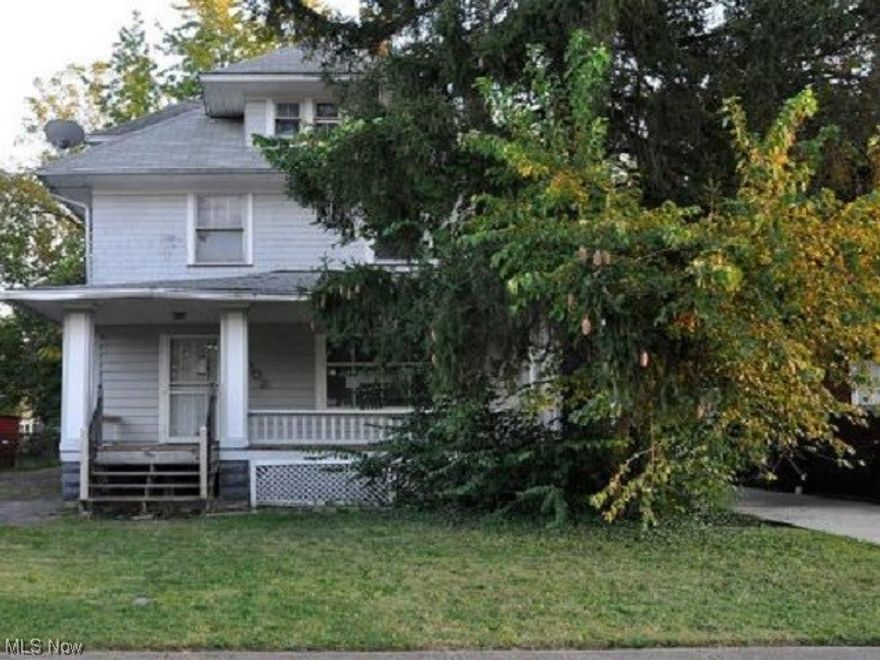 Great opportunity to buy this two story colonial style fixer upper located in Garfield Heights, OH and sitting on a 40x125 lot. The interior has 1404 sq. ft. with 3 bedrooms and 1 bathroom plus a full basement.