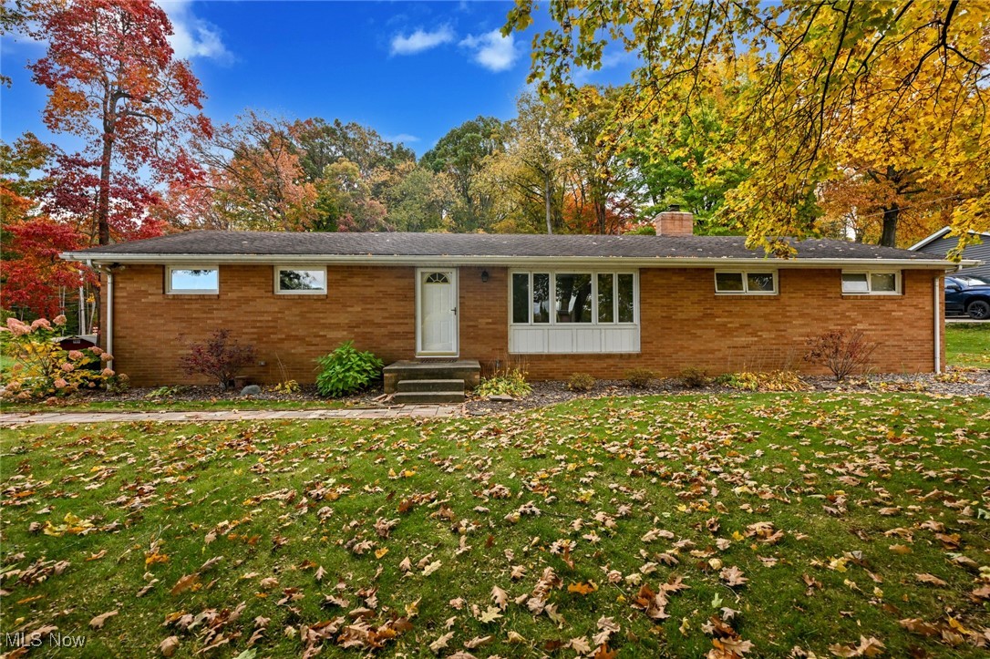 7720 Fawn Drive, North Canton, Ohio image 2