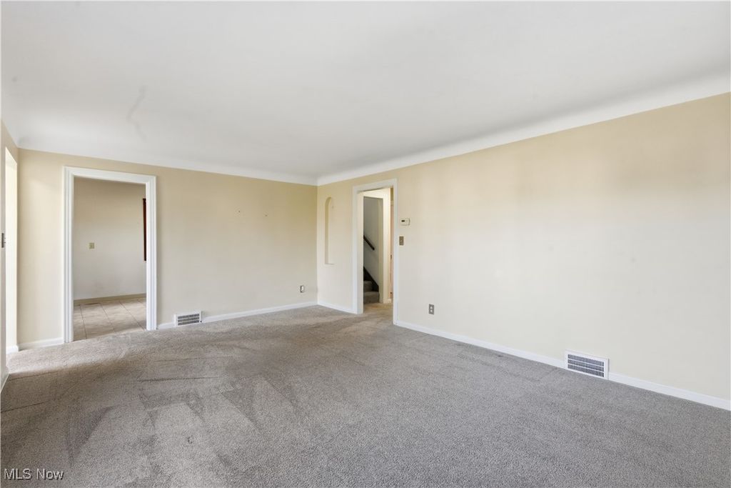 Photo of 10016 Park Heights Avenue, Garfield Heights, OH 44125 (MLS # 5161672)