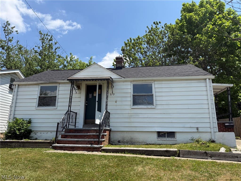 Photo of 579 Helper Drive, Bedford, OH 44146 (MLS # 5224358)