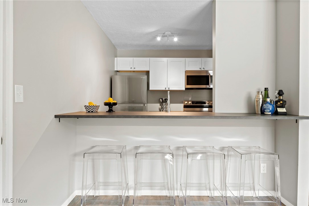 Cleveland, Ohio 44102, United States, 1 Bedroom Bedrooms, ,1 BathroomBathrooms,Residential,Pending,207083