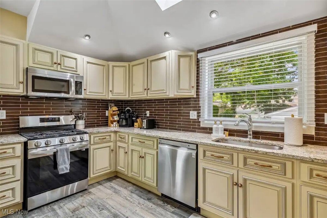 1430 W 116th Street, Cleveland, Ohio image 11