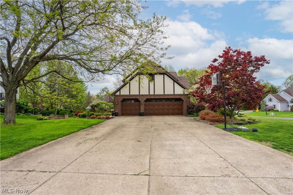 Photo of 6974 Militia Hill Street NW, Canton, OH 44718 (MLS # 5206991)