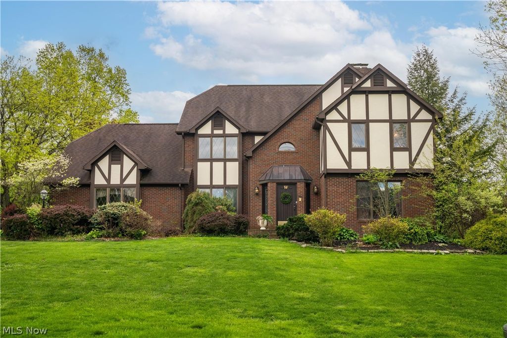 Photo of 6974 Militia Hill Street NW, Canton, OH 44718 (MLS # 5206991)