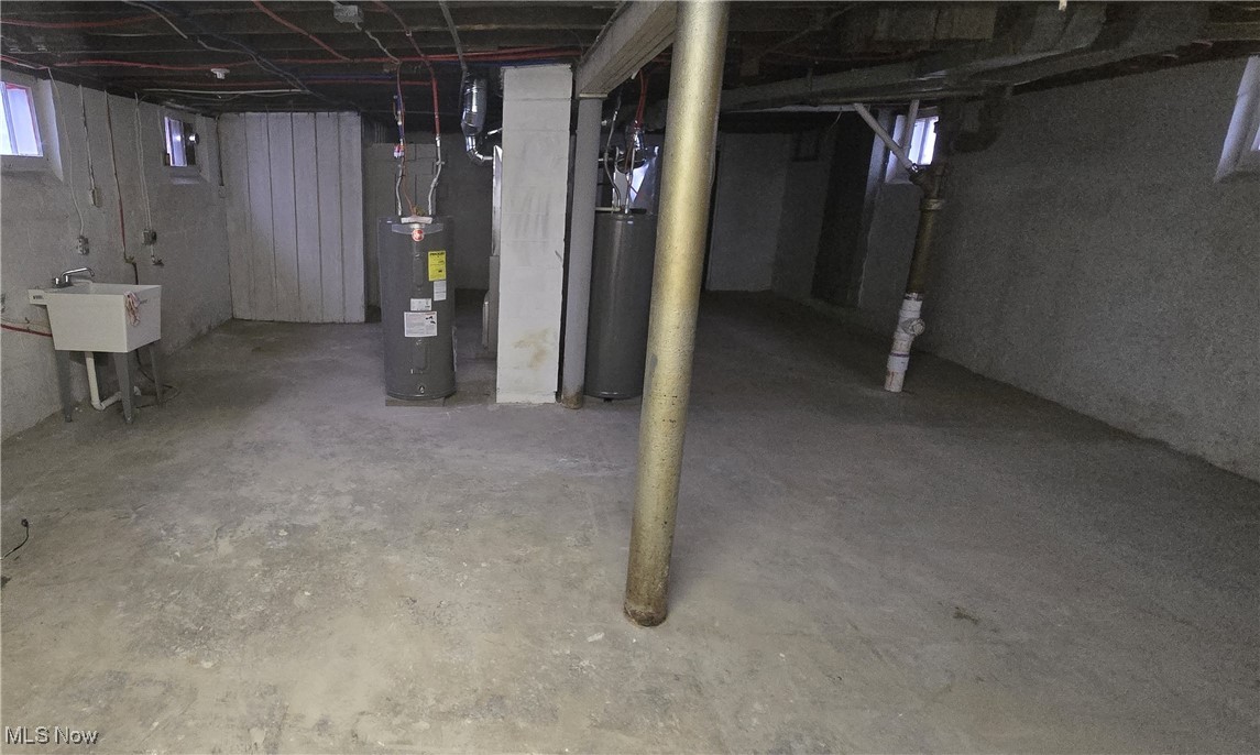 Cleveland, Ohio 44105, United States, 4 Bedrooms Bedrooms, ,2 BathroomsBathrooms,Residential,Active,249076