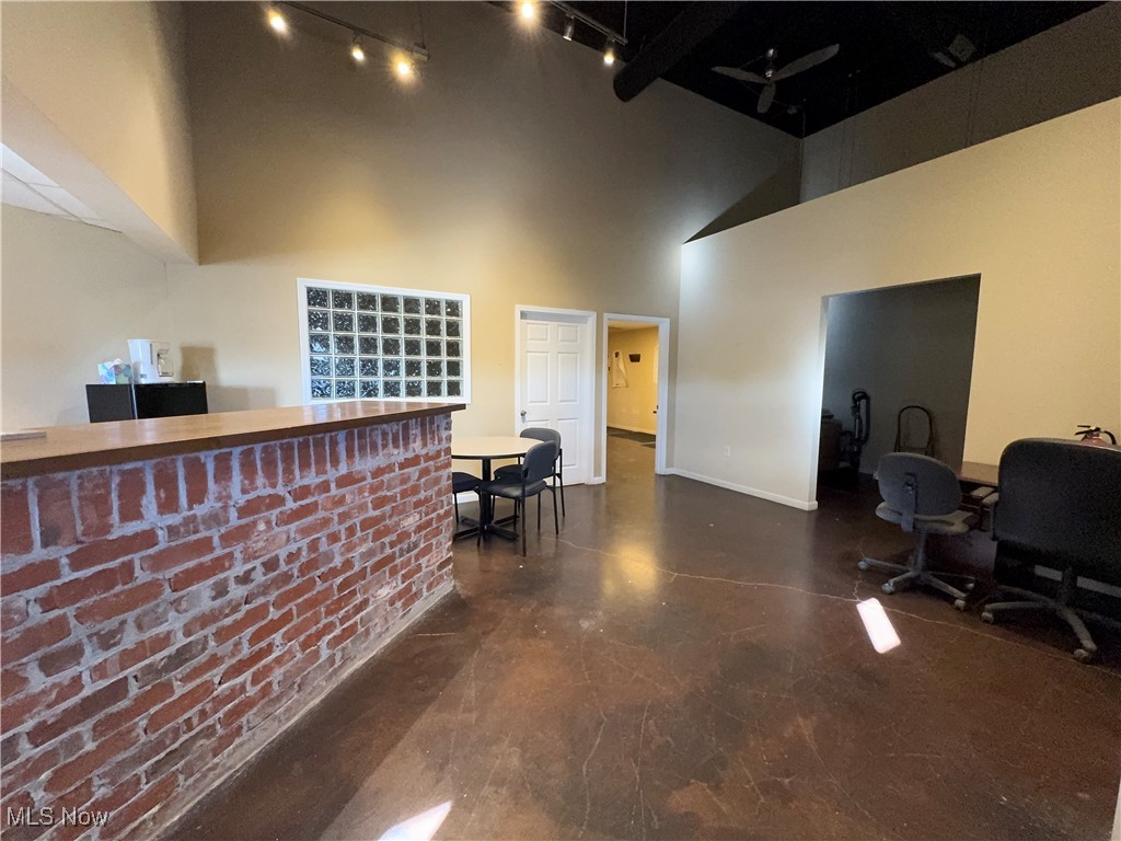 Akron - Commercial Sale