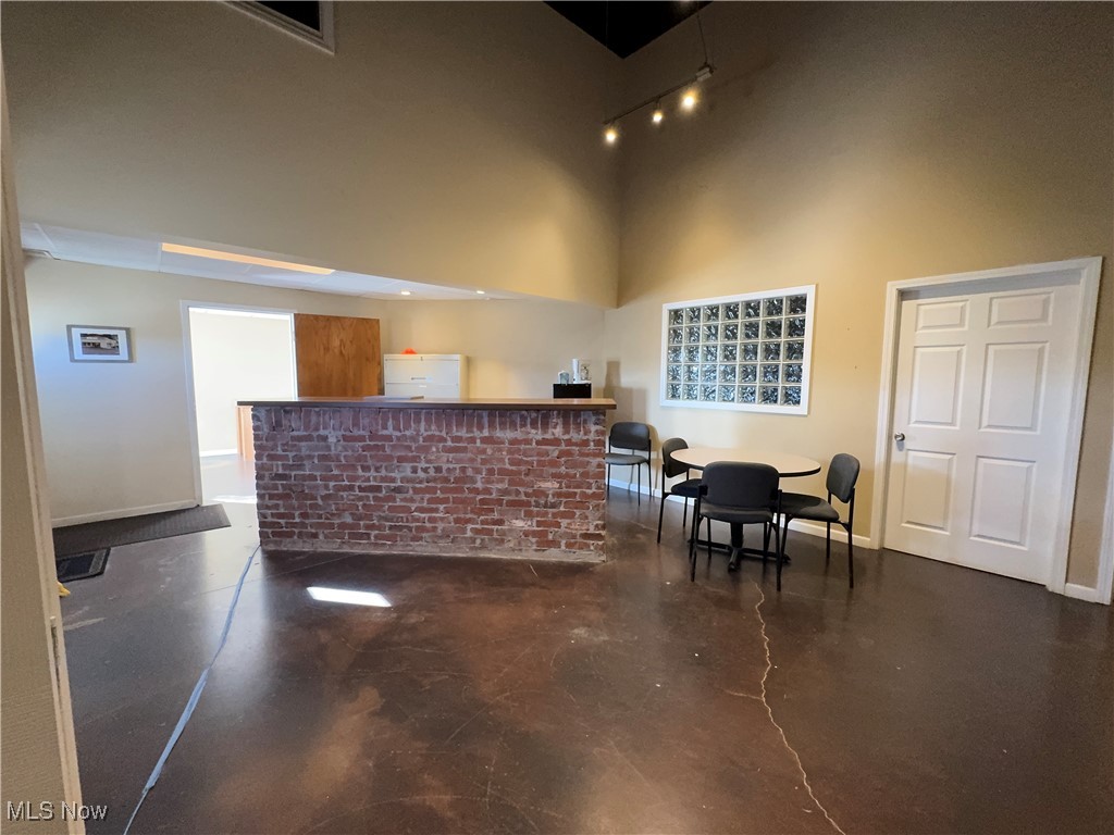 Akron - Commercial Sale