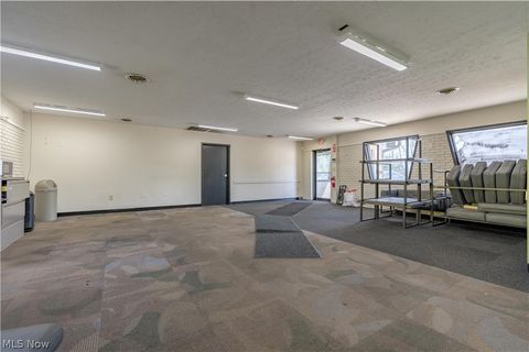 Tiny photo for 1235 E Tallmadge Avenue, Akron, OH 44310 (MLS # 5202823)