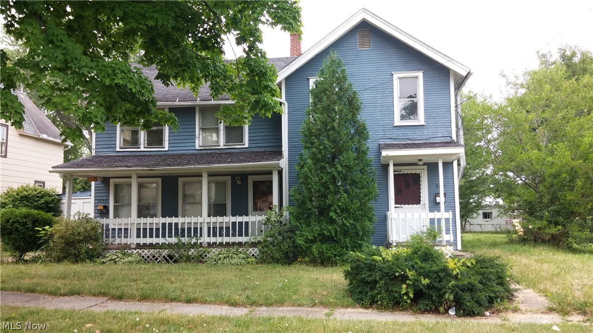 Investor special! Multi - family duplex in need of some TLC! This can be a great investment. Mostly cosmetics to do here. You will need a roof and owner can't guaranty any mechanics. Property was used as income property has been vacant for about 2 years