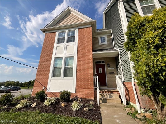 2708 MARTIN LUTHER KING JR DR, CLEVELAND, OH 44104 - Image eea7b698915cfdf9c6f577dca877bc0e/272198582