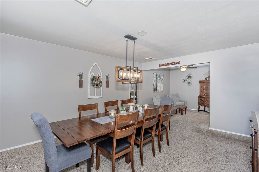 Photo of 543 Sherwood Drive, Aurora, OH 44202 (MLS # 5183533)