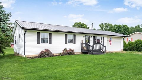 Single Family Residence in Zanesville OH 1875 LAWHEAD Lane.jpg