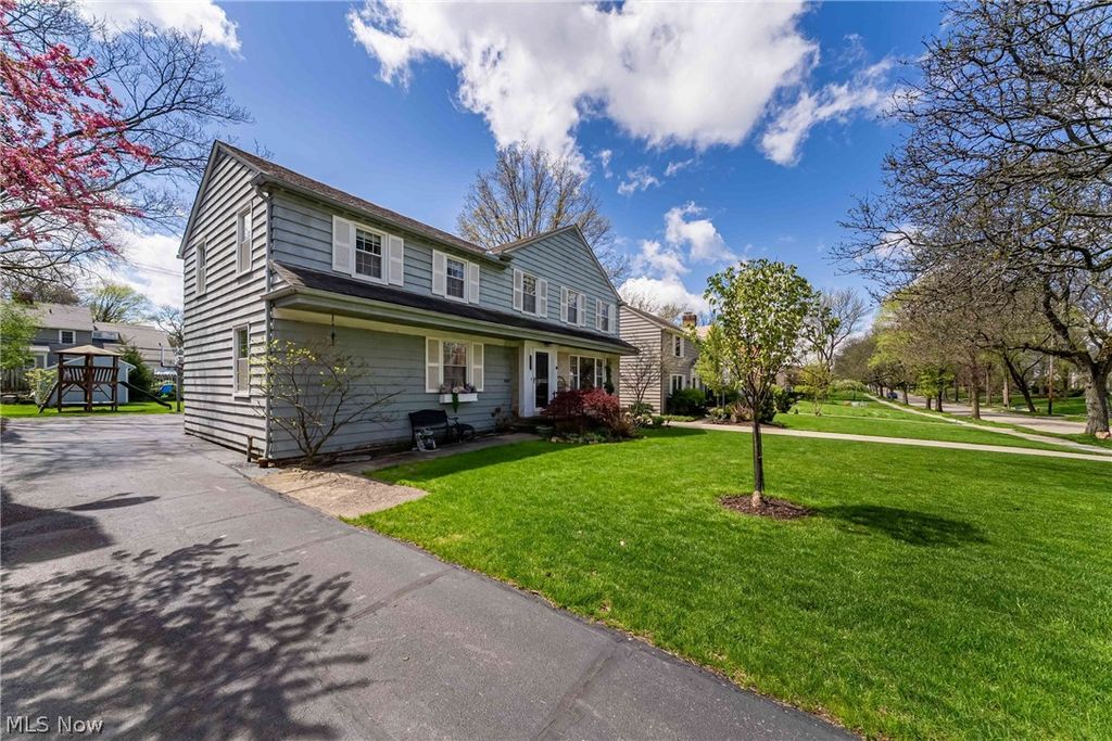 Photo of 22350 Westchester Road, Shaker Heights, OH 44122 (MLS # 5202167)