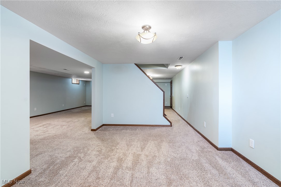 2880 Daisybrook Street, North Canton, Ohio image 32