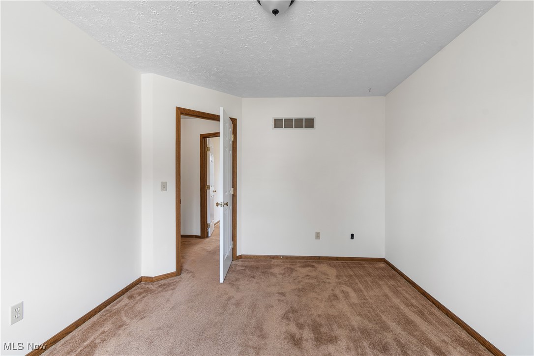 2880 Daisybrook Street, North Canton, Ohio image 24