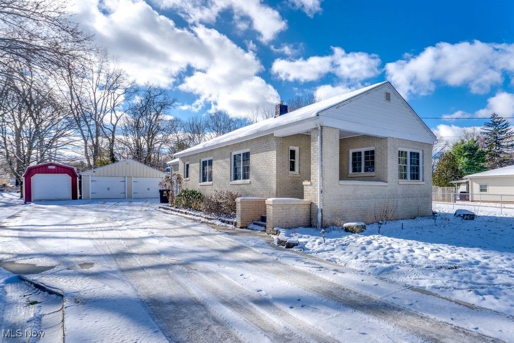 Photo of 1686 Faye Road, Akron, OH 44306 (MLS # 5175525)