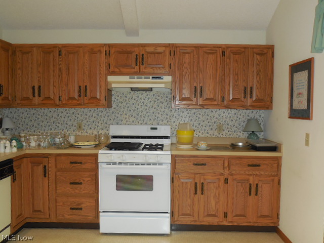 Pinewood Condo - Residential