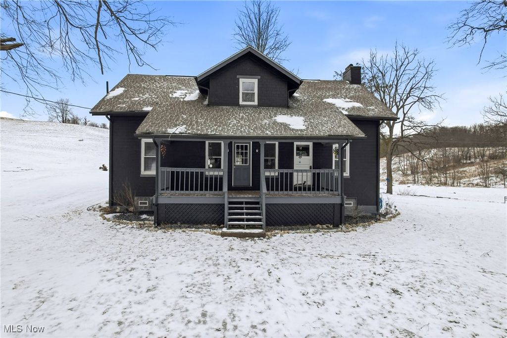 Photo of 1032 Hartwood Road NW, Magnolia, OH 44643 (MLS # 5183789)