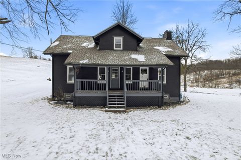 Homes For Sale - 1032 Hartwood Road<br/> Carroll County, Magnolia, OH 44643