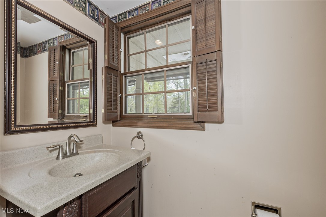31720 Woodsdale Lane, Solon, Ohio image 22
