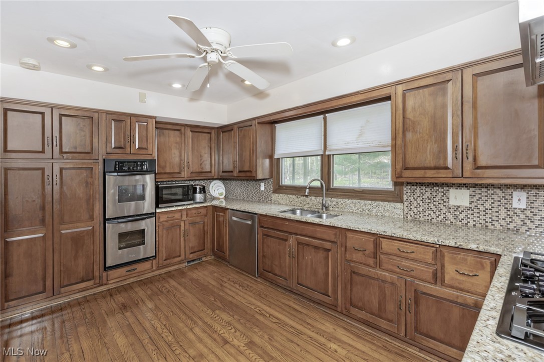 31720 Woodsdale Lane, Solon, Ohio image 12