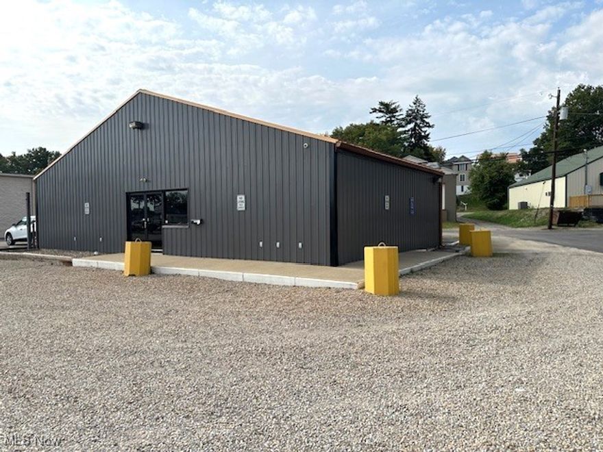 Well maintained commercial building.  Zoned C4.  Newer metal siding and metal roof.  Fenced area in the back w/lock for protection of air conditioning unit could be nice break area for employees also.  High traffic area one building away from the corner of Linden and Adair intersection w/traffic light.  Previously used as retail space.  Nice and clean interior ready to start your business.  Lighted outside sign for advertising.  Access from Linden Ave and Alley behind the building.  Security system can be activated by the buyer.