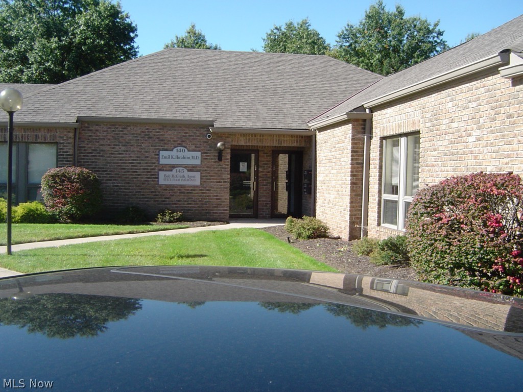 Wonderful business opportunity. Currently used as an insurance business. Features include: 4-private offices 13x9, 11x8, 12x9, 11x9. Additional rooms include: 11x11 receptionist area, 10x11 waiting room, kitchen area and private rest room. Very well maintained interior. Natural woodworking and 6-panel solid wood doors.