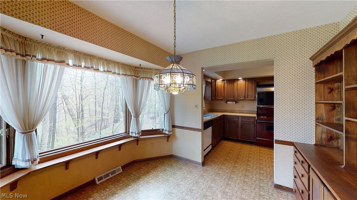 Fairlawn Knolls - Residential