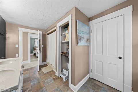 Tiny photo for 814 Thomas Circle NE, Massillon, OH 44646 (MLS # 5255507)