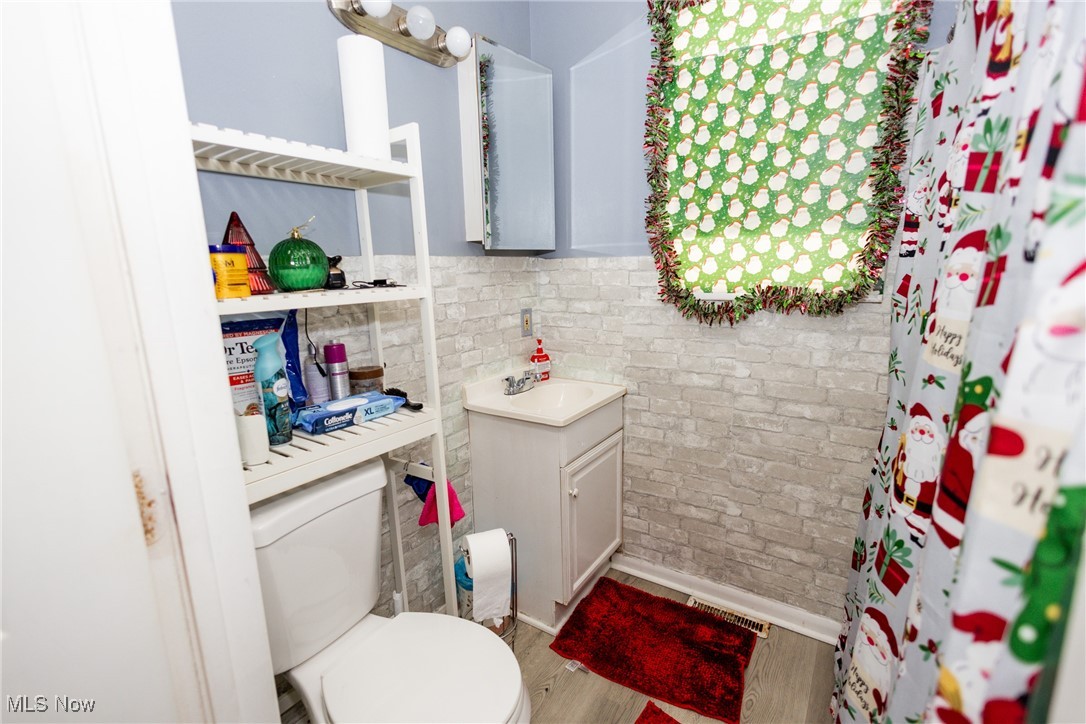 L C Durschlegs - Residential