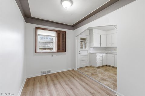 Tiny photo for 516 Burns Street, Mansfield, OH 44903 (MLS # 5190695)