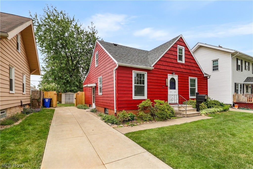 Photo of 17009 Sedalia Avenue, Cleveland, OH 44135 (MLS # 5220853)