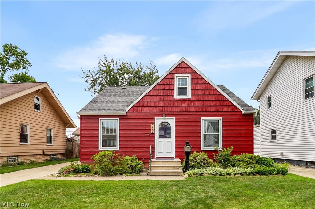 Photo of 17009 Sedalia Avenue, Cleveland, OH 44135 (MLS # 5220853)