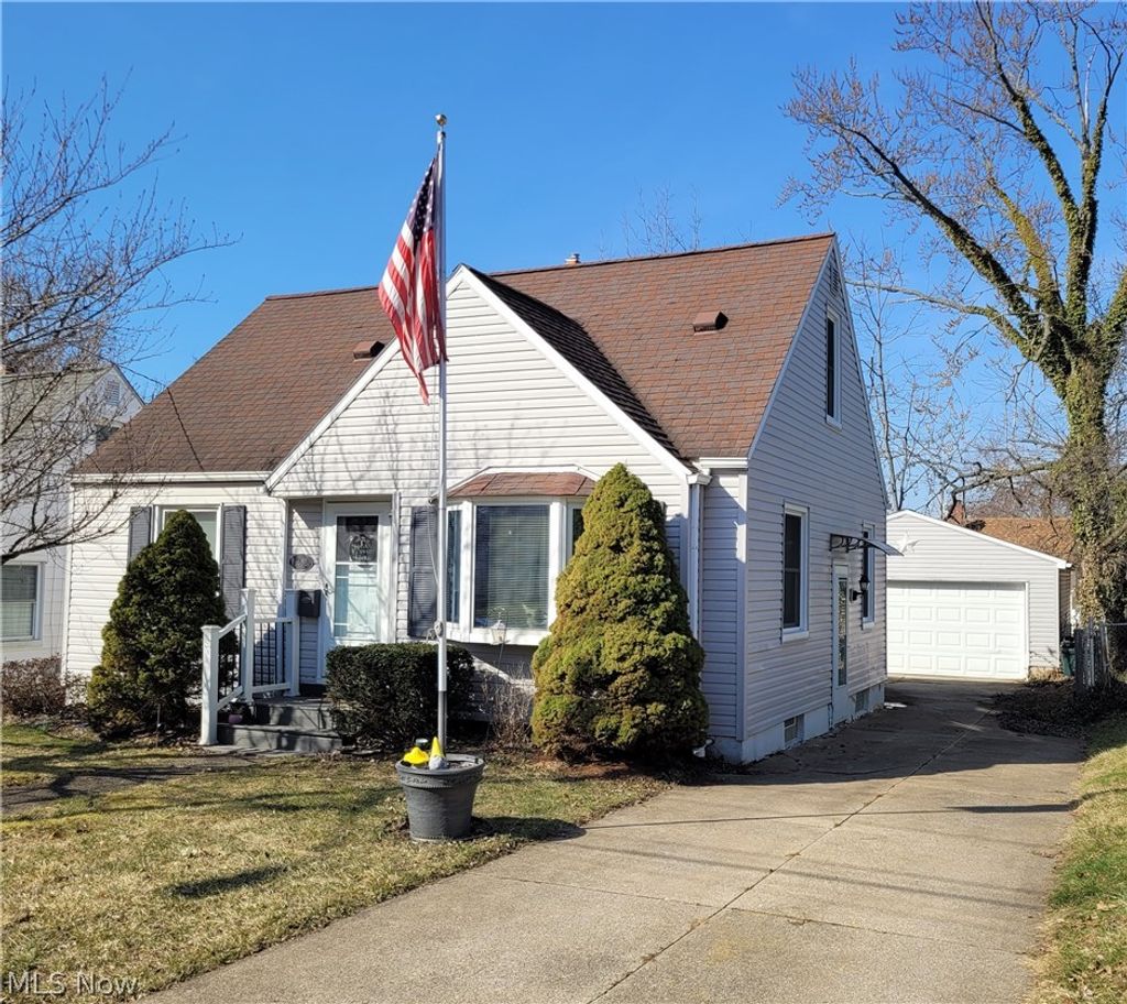 Photo of 1682 Sunset Avenue, Akron, OH 44301 (MLS # 5204361)