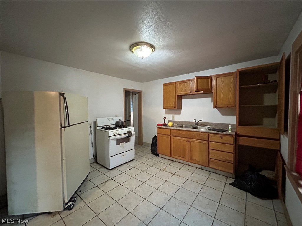 Daniel Hoyts Re-Allotment - Residential Income