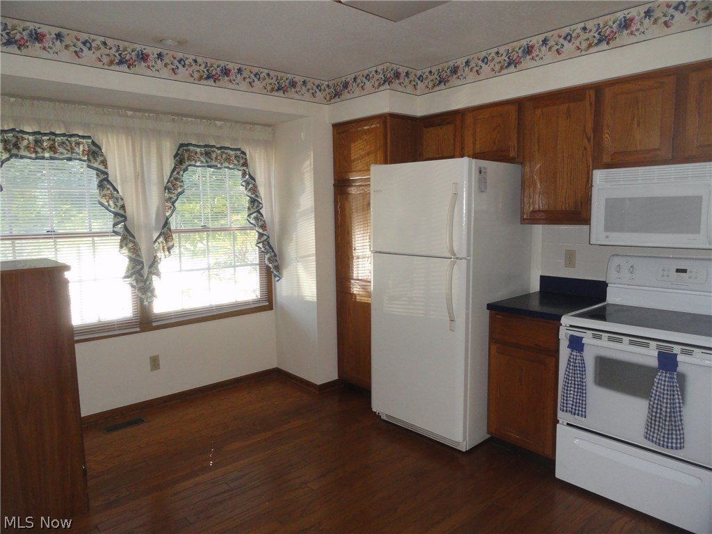 Greens Prestwick Condo - Residential