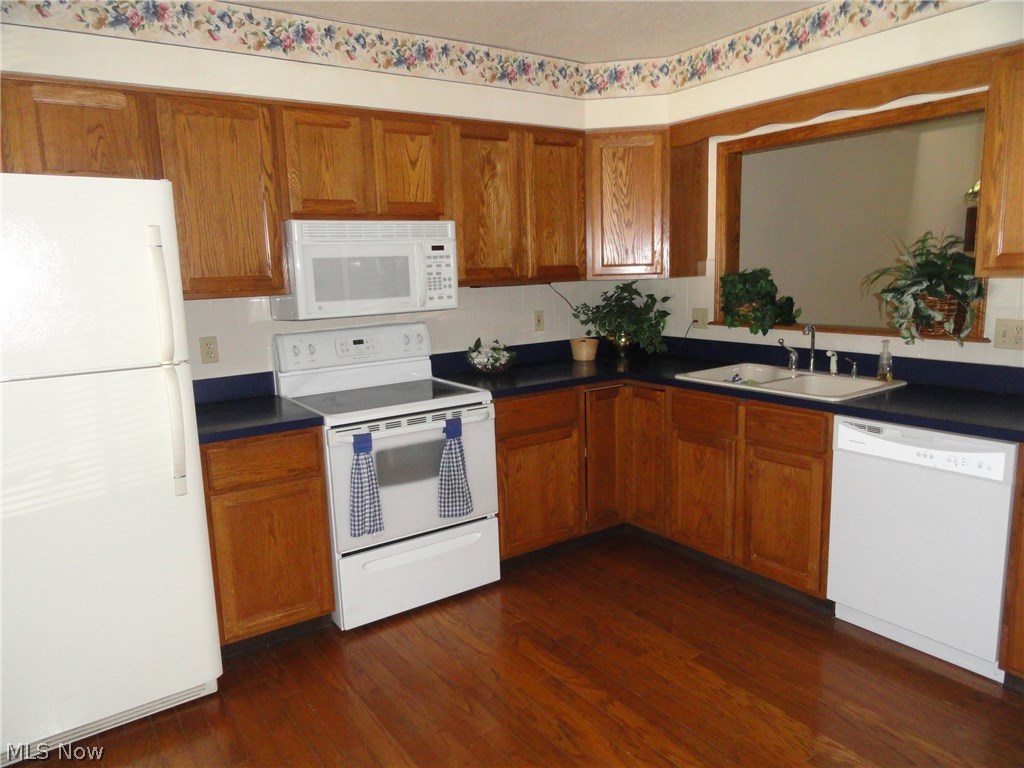 Greens Prestwick Condo - Residential