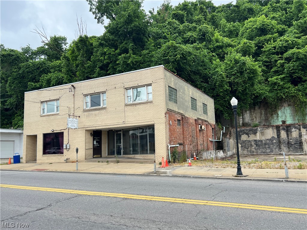 Bridgeport - Commercial Sale