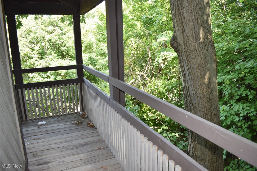 1722 Treetop Trail, Akron, Ohio image 10