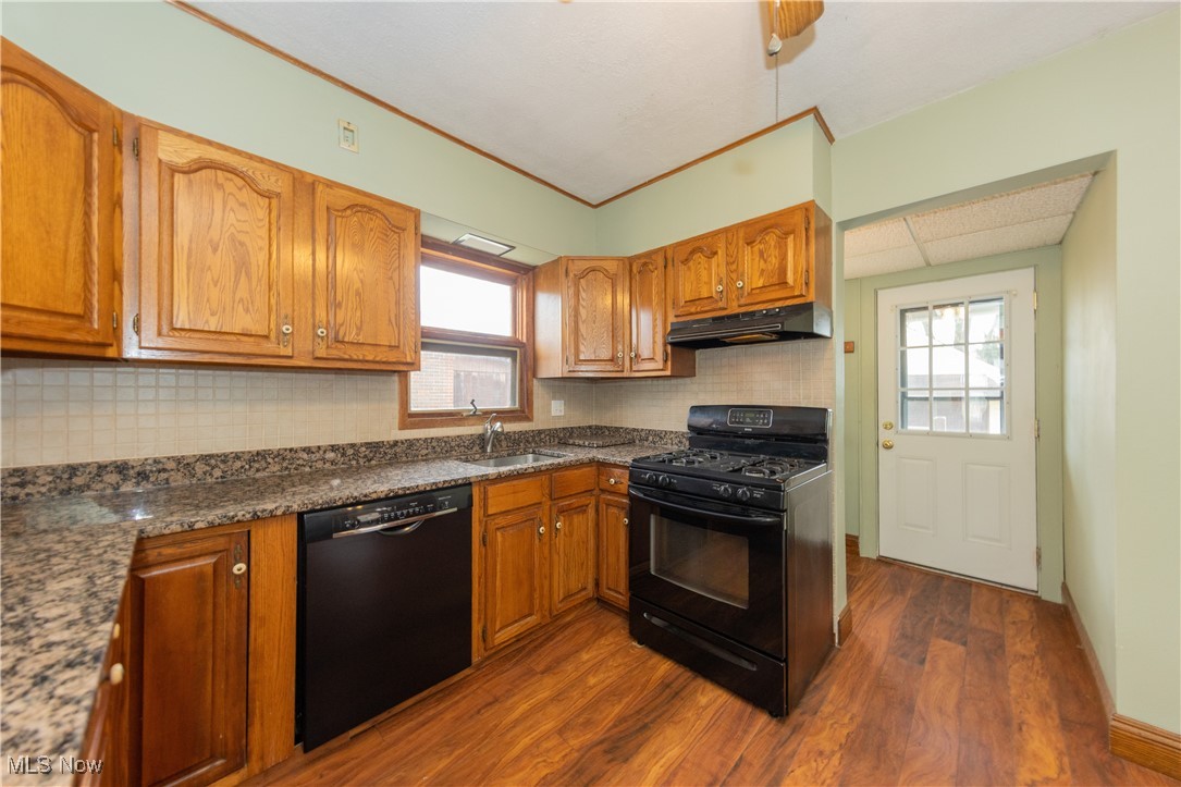 4513 Sheraton Drive, Parma, Ohio image 15