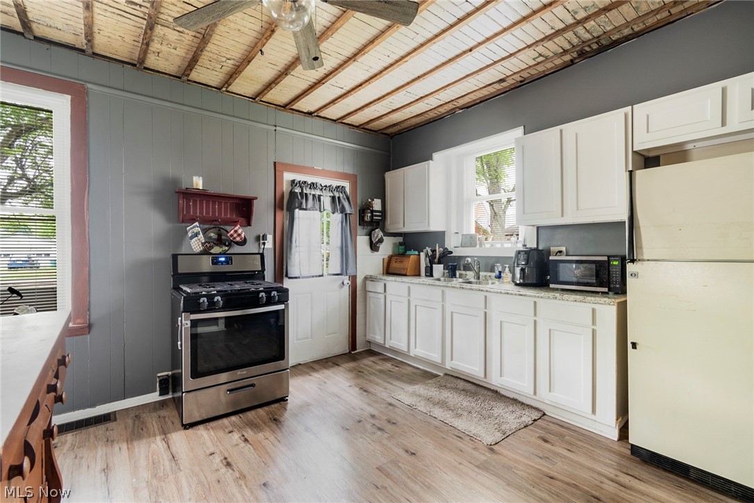 Meek & Robinson - Residential