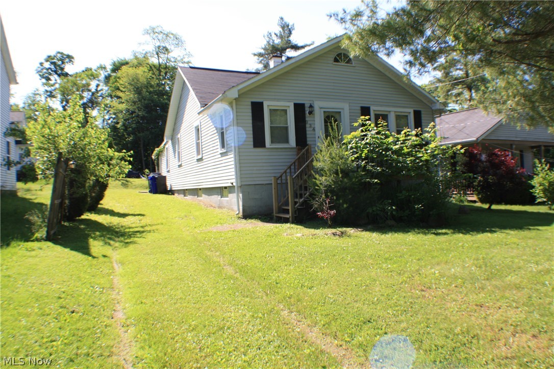 Great investment opportunity in a quiet neighborhood in Aurora for this two bedroom ranch with so much potential. Don't miss out, call now to schedule your private showing now!