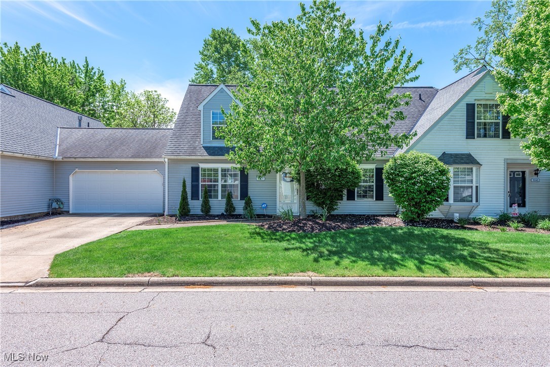 19329 Wheelers Lane, Strongsville, Ohio image 3