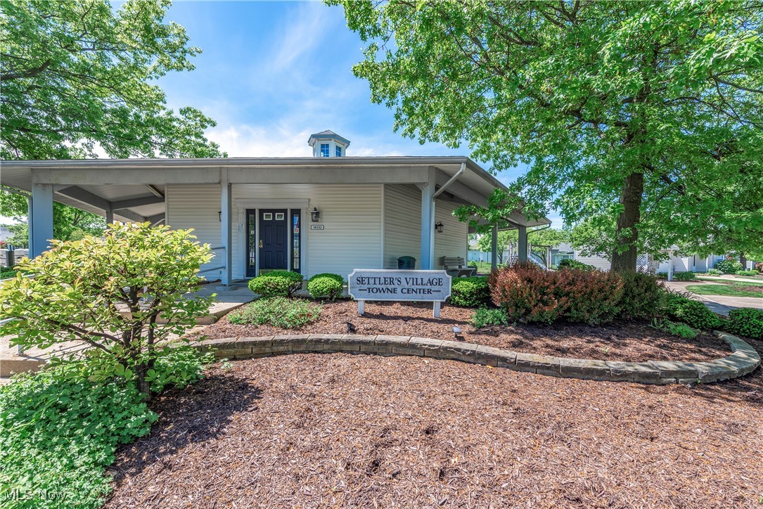 19329 Wheelers Lane, Strongsville, Ohio image 45