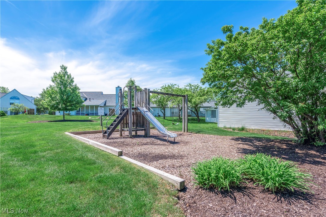 19329 Wheelers Lane, Strongsville, Ohio image 47